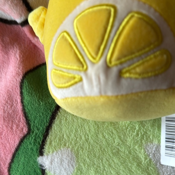 Yalitza the lemon bat squishmallow NWT - Picture 2 of 6